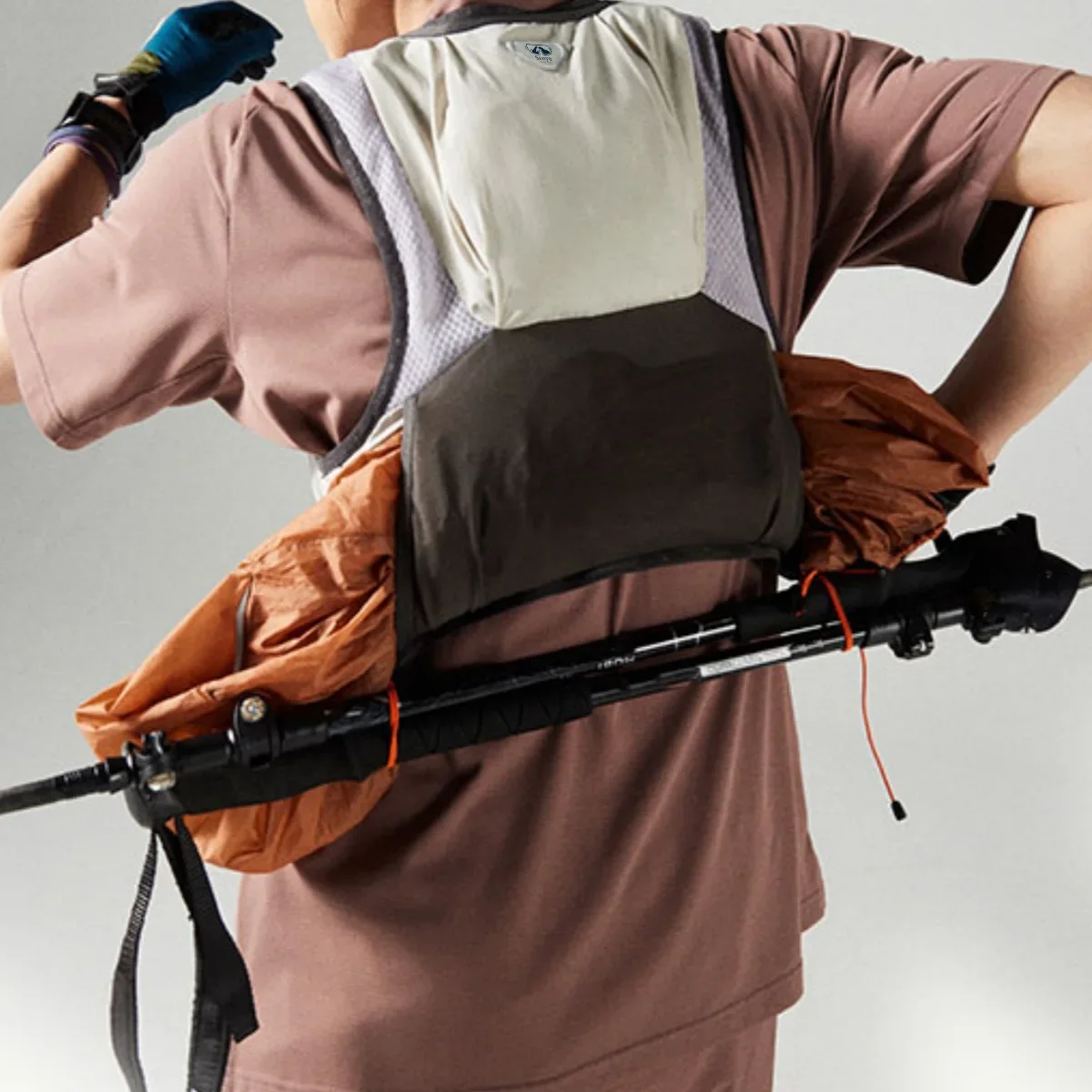 เสื้อกั๊กน้ำหนักเบาสำหรับเดินป - Outdoor Adventure Vest บทวิจารณ์และราคา